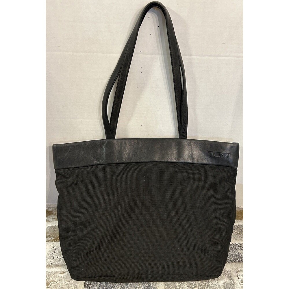 TUMI City Tote Style 4362 Black Nylon Leather Trim Exterior & Interior Pockets